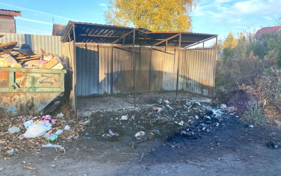 На территории города Кулебаки участились случаи поджогов контейнеров для сбора твердых коммунальных отходов, особенно в районе улицы Бунтарская